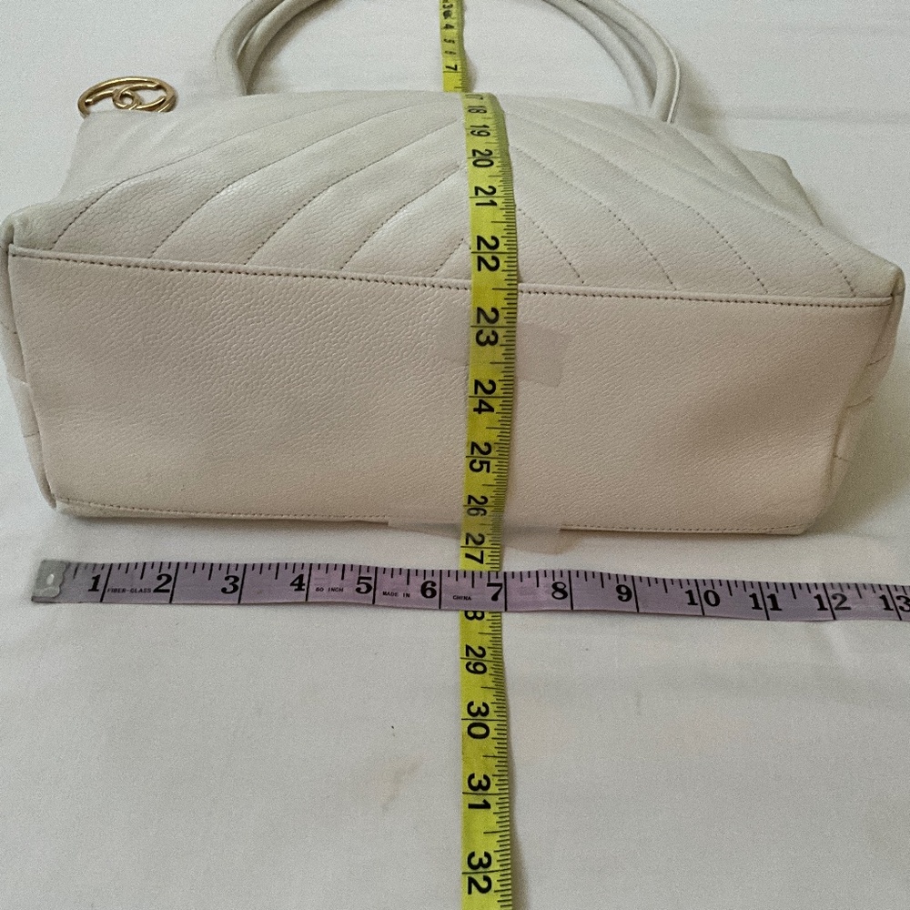 CHANEL Vintage Caviar Chevron V Stitch Shoulder Bag Tote White - Picture 16 of 16